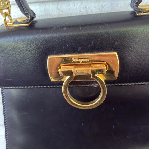 Salvatore Ferragamo Gancini leather 2-way Kelly shoulder bag - Picture 3 of 16